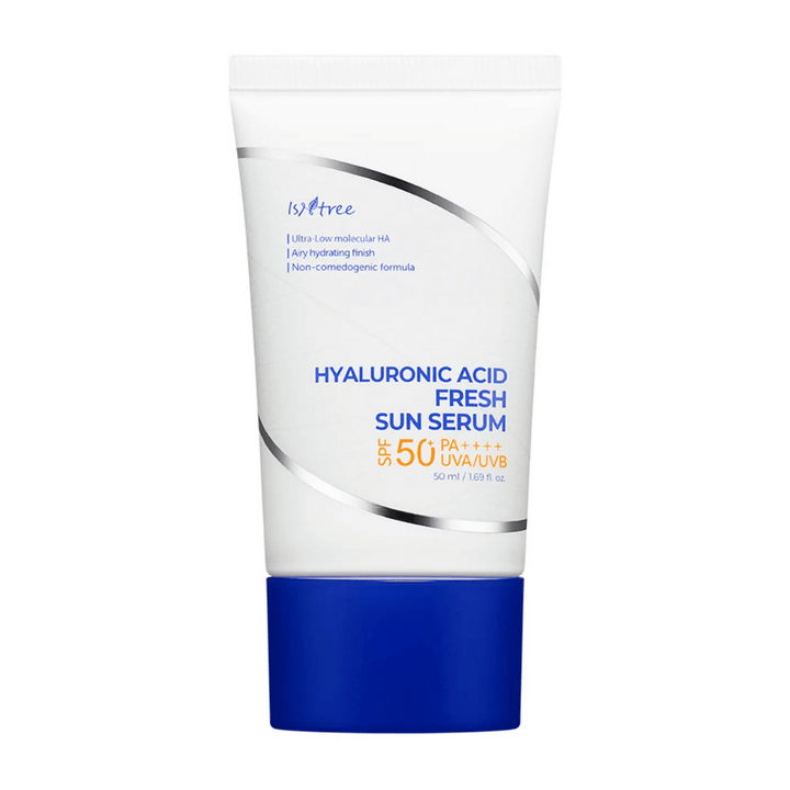 Isntree Hyaluronic Acid Fresh Sun Serum med SPF50+ PA++++ är ett solskydd som kombinerar effektivt skydd med intensiv återfuktning tack vare hyaluronsyra med låg molekylvikt. Lätt, icke-komedogen formula som absorberas snabbt och passar känslig hud.