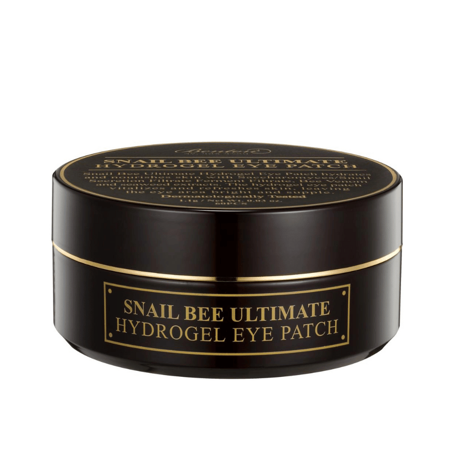 En svart, rund burk med Benton Snail Bee Ultimate Hydrogel Eye Patch. Burken har en guldetikett med text som beskriver produktens namn och fördelar. Den innehåller 60 ögonlappar.