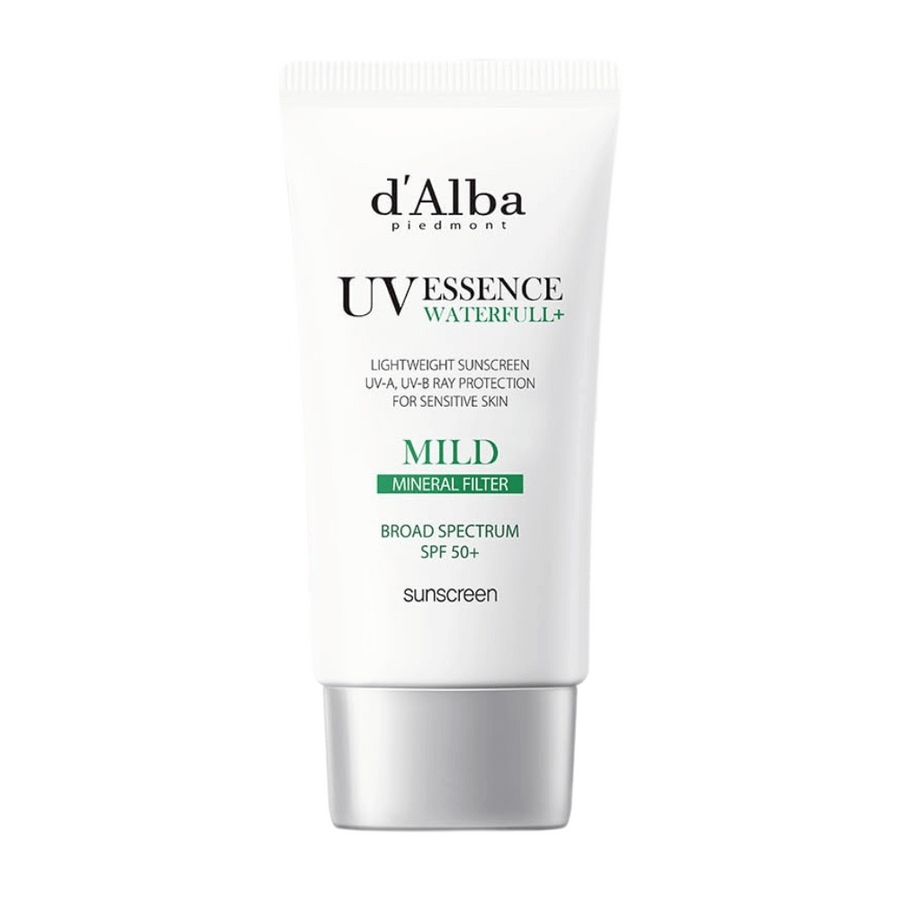 d’Alba Waterfull Mild Sun Cream SPF 50+ – mild solkräm med mineralfilter som skyddar känslig hud mot UVA/UVB. Lätt, återfuktande formula i stilren vit tub.