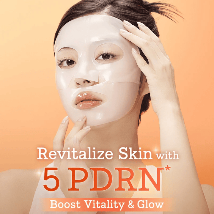 COSRX 5 PDRN Hyaluronic Acid Vital Hydrating Hydrogel Mask aplicado en el rostro para piel revitalizada, mayor luminosidad e hidratación intensiva