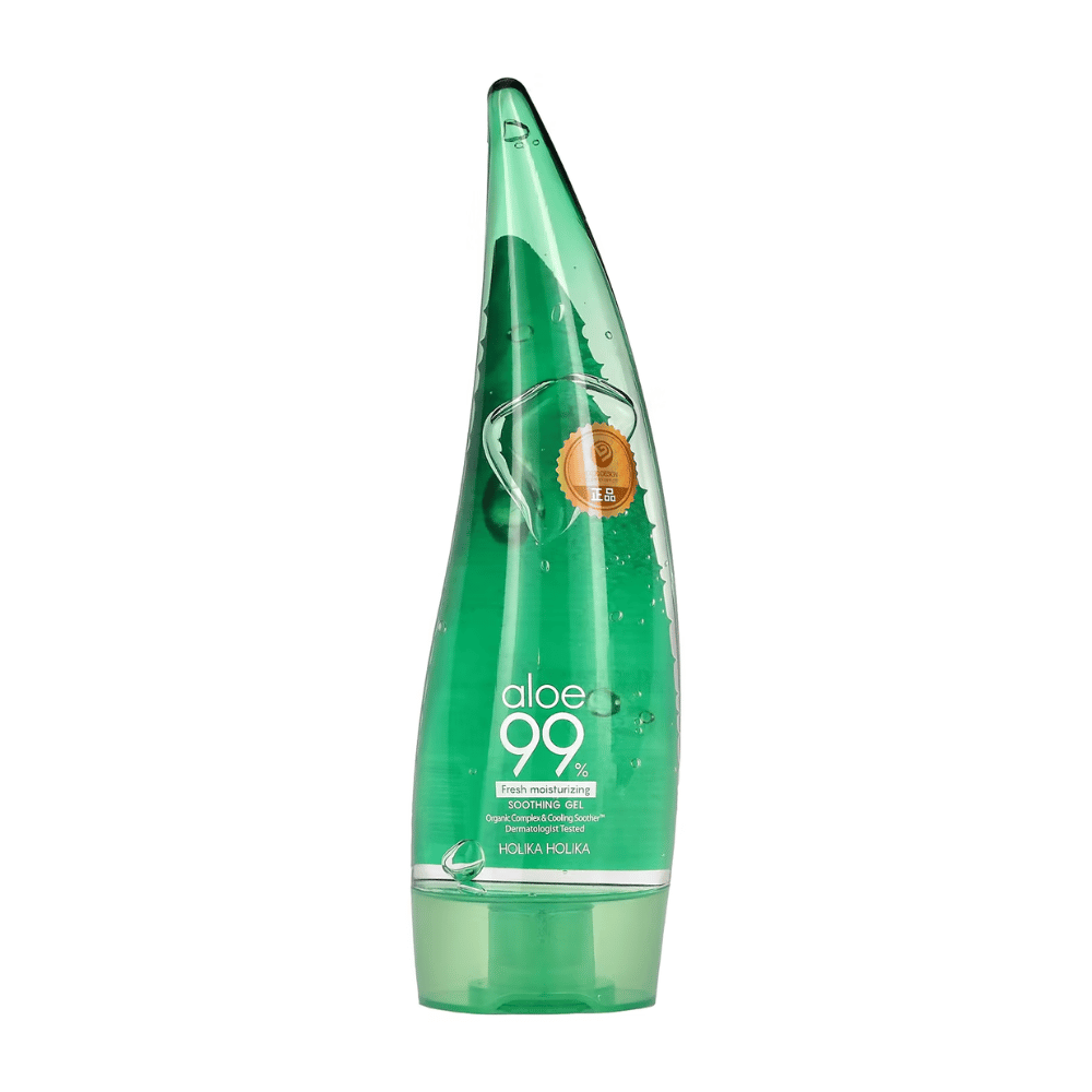 Una botella verde, con forma de aloe, con Holika Holika Aloe 99% Soothing Gel. La botella contiene gel calmante y tiene texto que describe las propiedades hidratantes y calmantes del producto.
