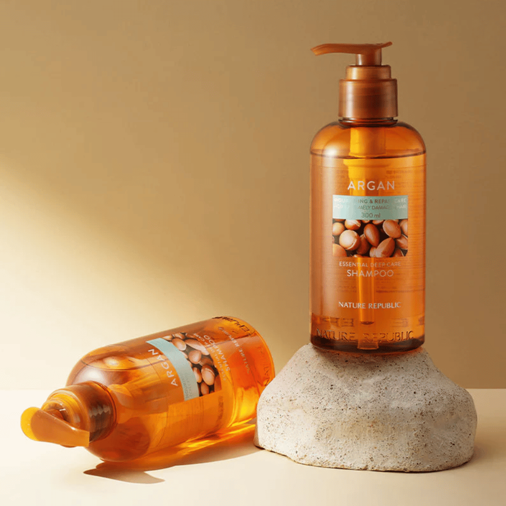 Nature Republic Argan Essential Moisture Repairing Shampoo 300 ml – champú acondicionador con aceite de argán para cabello seco y dañado.