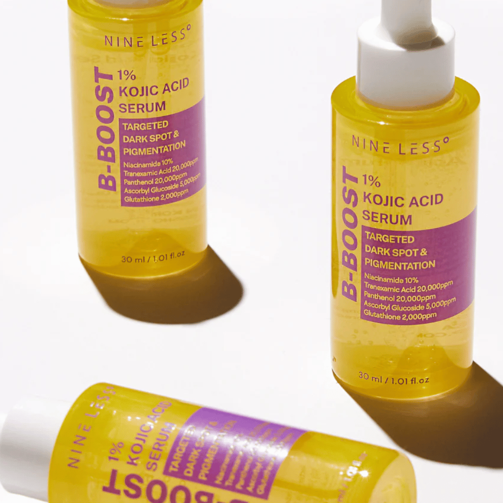 B-Boost 1% Kojic Acid Serum en frascos con pipeta, para manchas oscuras y pigmentación.