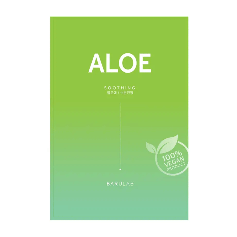 Un paquete del producto BARULAB "Aloe Soothing" máscara, que también está etiquetado como "100% Vegan Product". El paquete es uniformemente de color verde claro.