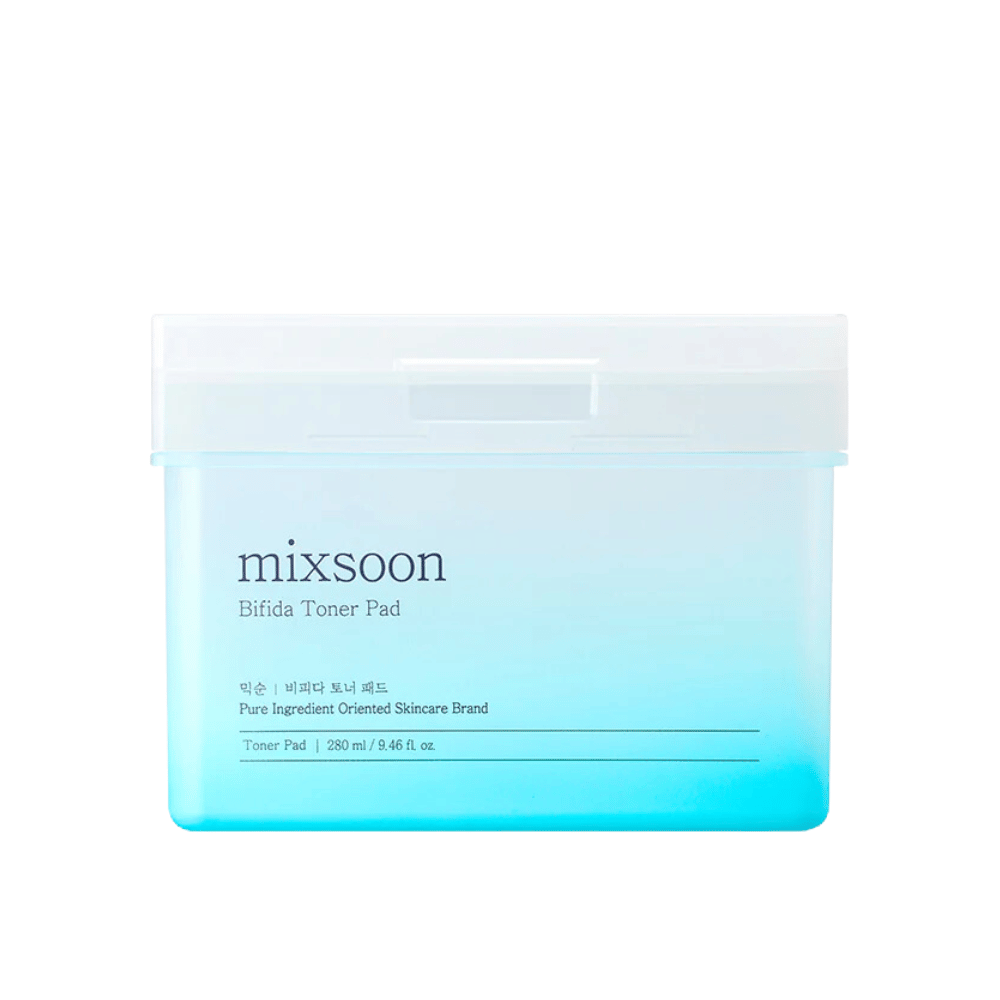 Un contenedor transparente con un degradado azul y blanco que contiene almohadillas de tónico Bifida. El contenedor está etiquetado con "mixsoon Bifida Toner Pad" y tiene capacidad para 280 ml (9,46 fl. oz.) de almohadillas de tónico, diseñadas para el cuidado de la piel y efecto hidratante.