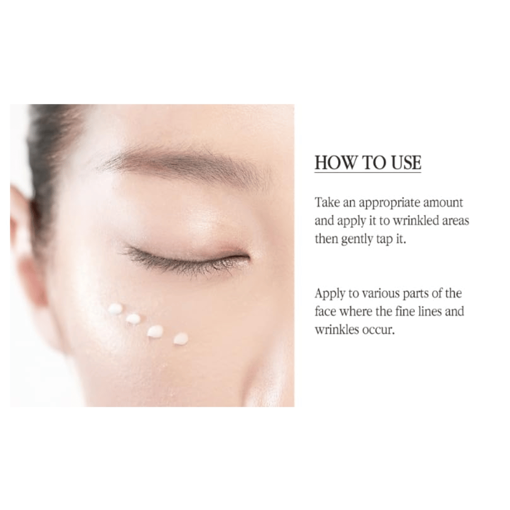 Pyunkang Yul Black Tea Time Reverse Eye Cream se aplica suavemente alrededor de los ojos para cuidar las líneas finas y dar a la piel un aspecto más liso.