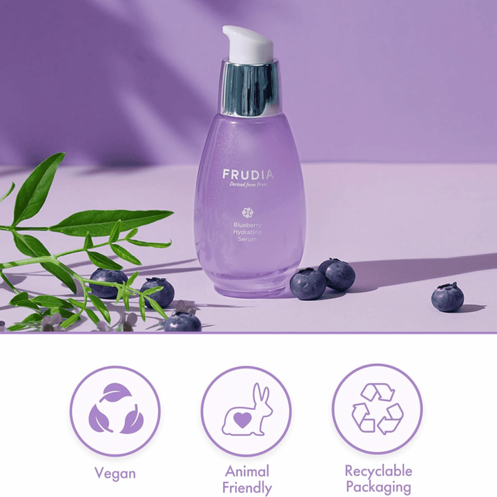 FRUDIA Blueberry Hydrating Serum con extracto de arándano, fórmula vegana, cruelty-free y empaque reciclable, desarrollado para hidratación y brillo.