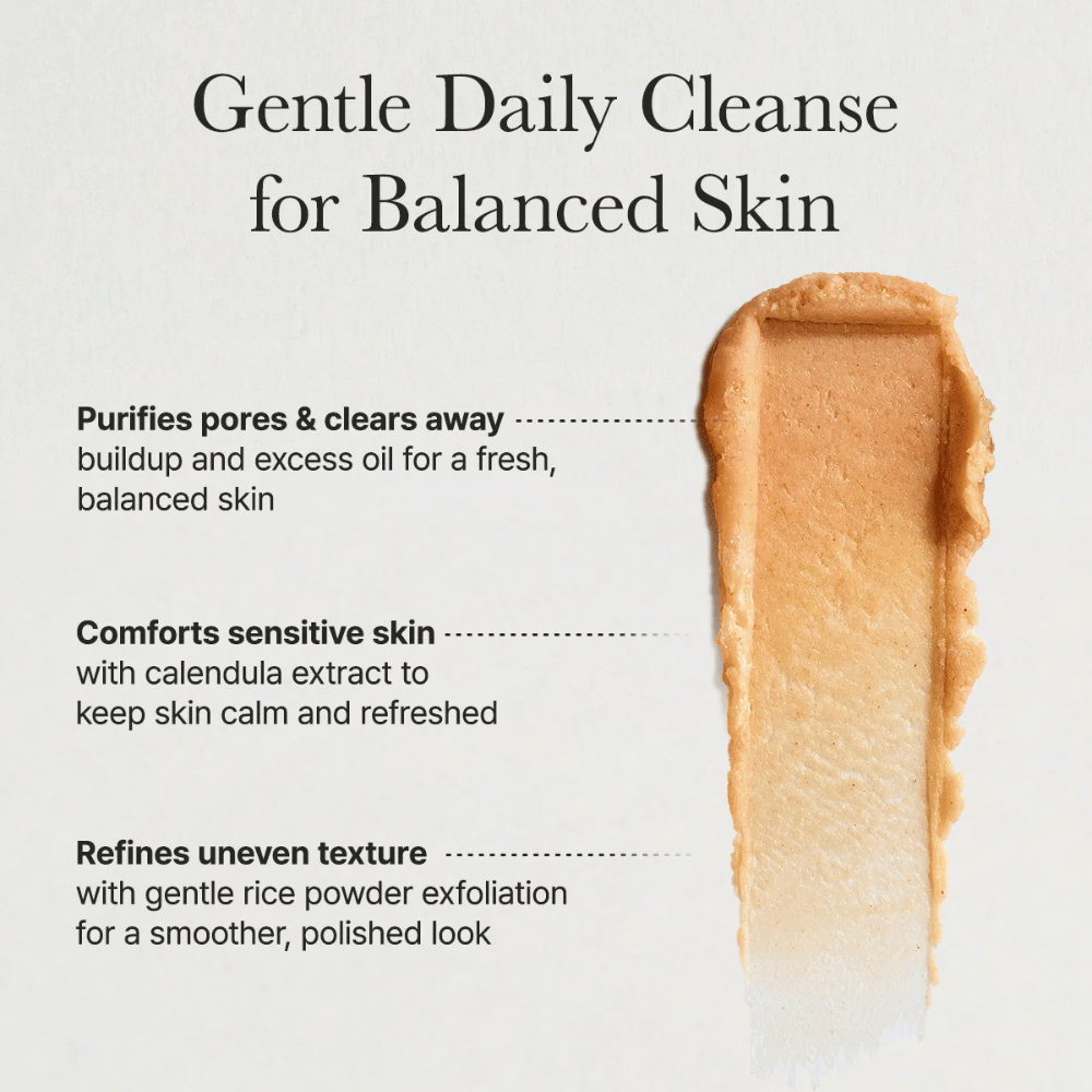 Primer plano de Arencia Calendula Rice Mochi Cleanser – limpieza cremosa que purifica los poros, calma la piel sensible y suaviza la textura de la piel.