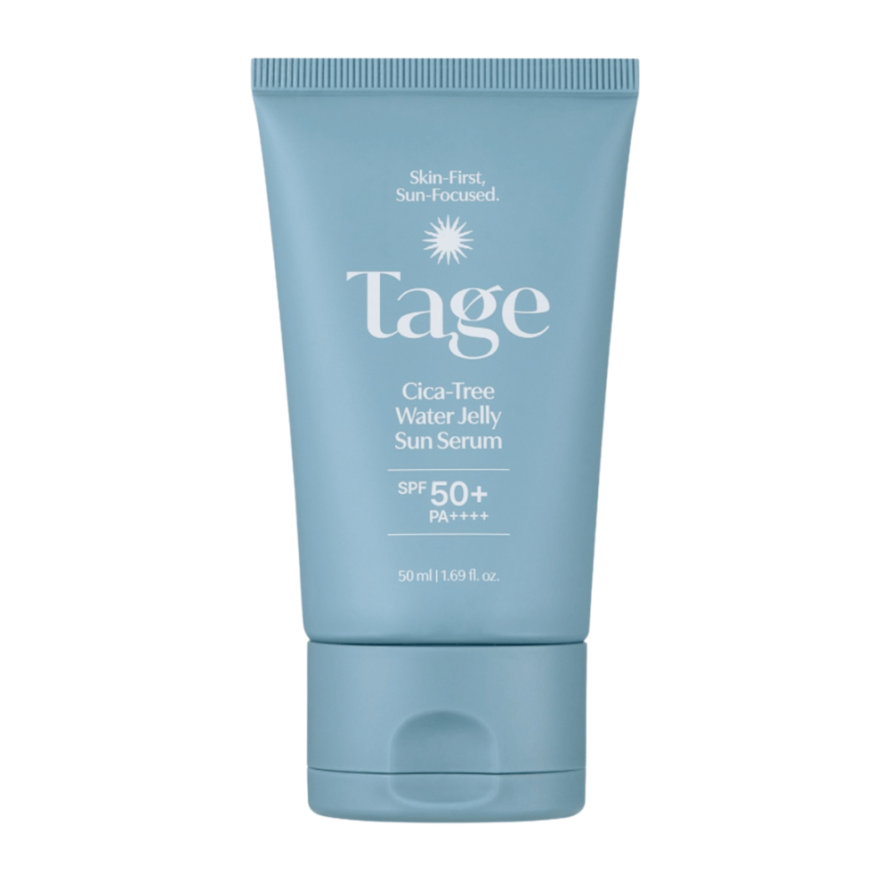 Tage Cica-Tree Water Jelly Sun Serum SPF 50+ PA++++ 50 ml, sérum solar hidratante en un tubo azul claro sobre fondo blanco.