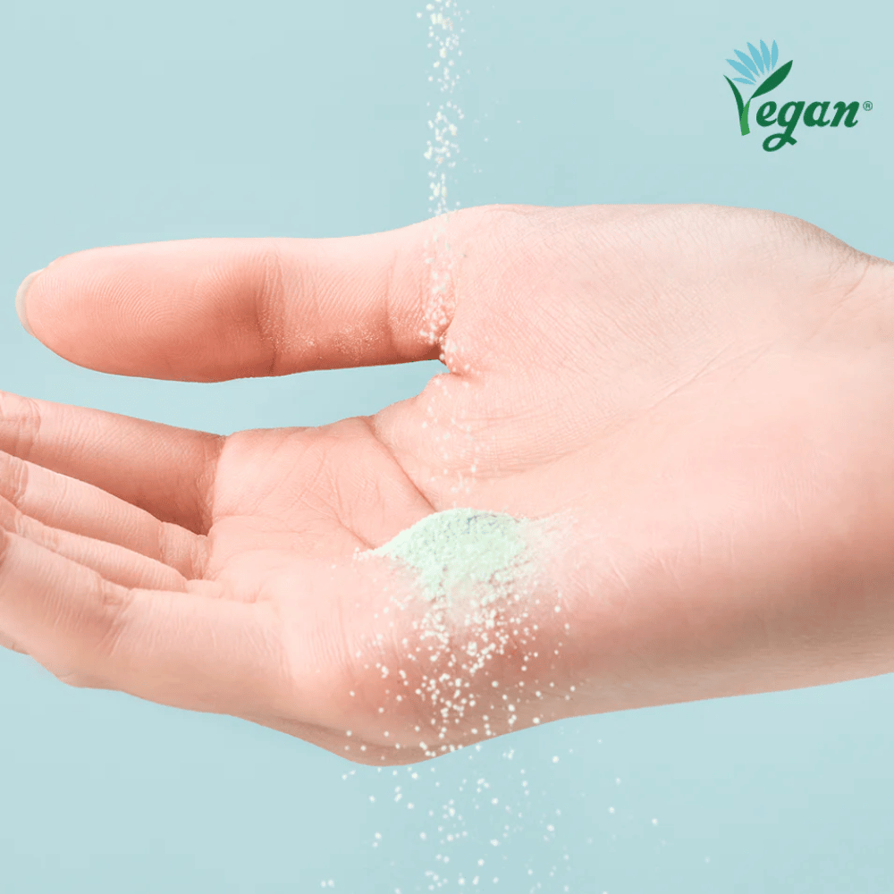 TOCOBO Cica Calming Powder Wash en polvo que se activa con agua y limpia la piel suavemente.