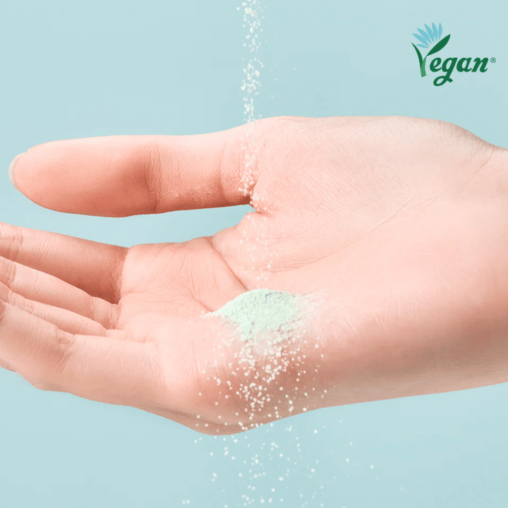 TOCOBO Cica Calming Powder Wash en polvo que se activa con agua y limpia la piel suavemente.