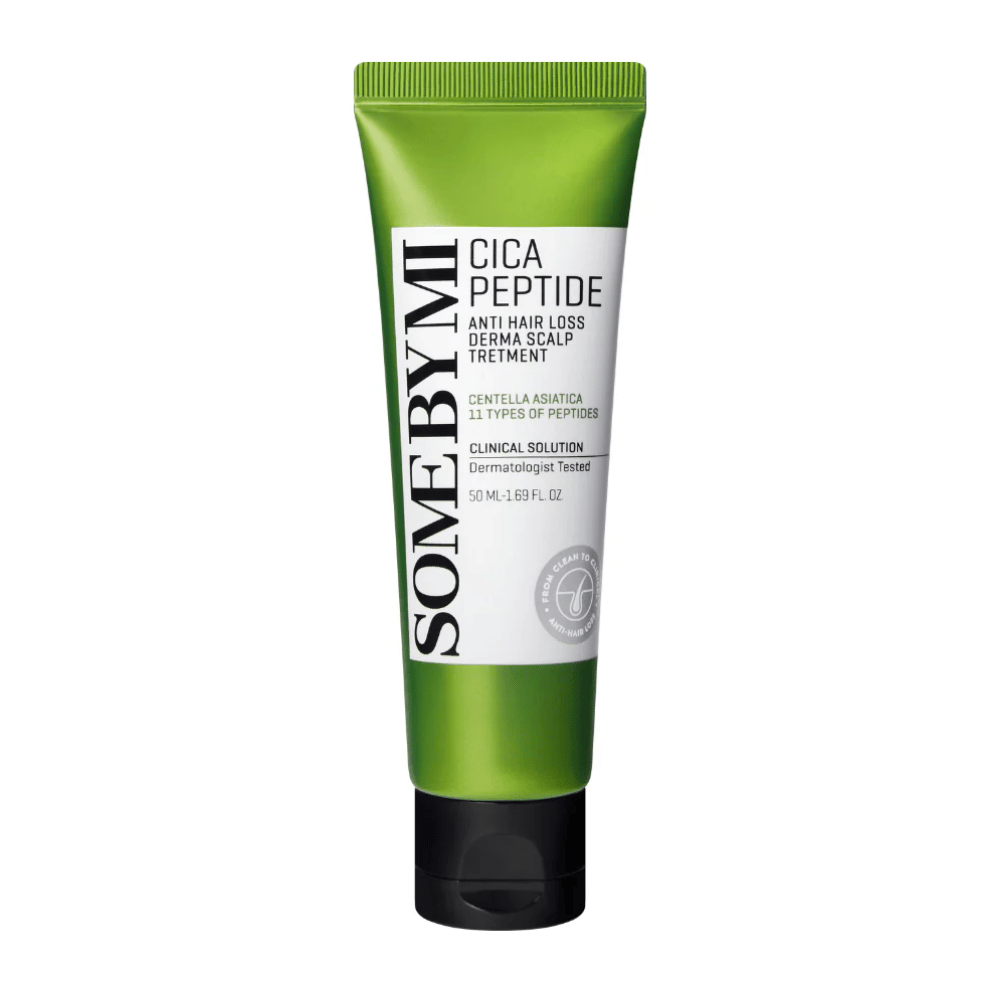 SOME BY MI Cica Peptide Anti Hair Loss Derma Scalp Treatment en tubo verde y blanco con tapa negra, producto contra la caída del cabello y para el cuidado del cuero cabelludo.