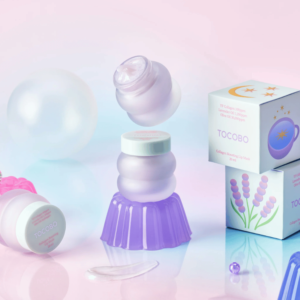 Varios frascos de TOCOBO Collagen Boosting Lip Mask con fondo creativo en colores pastel.