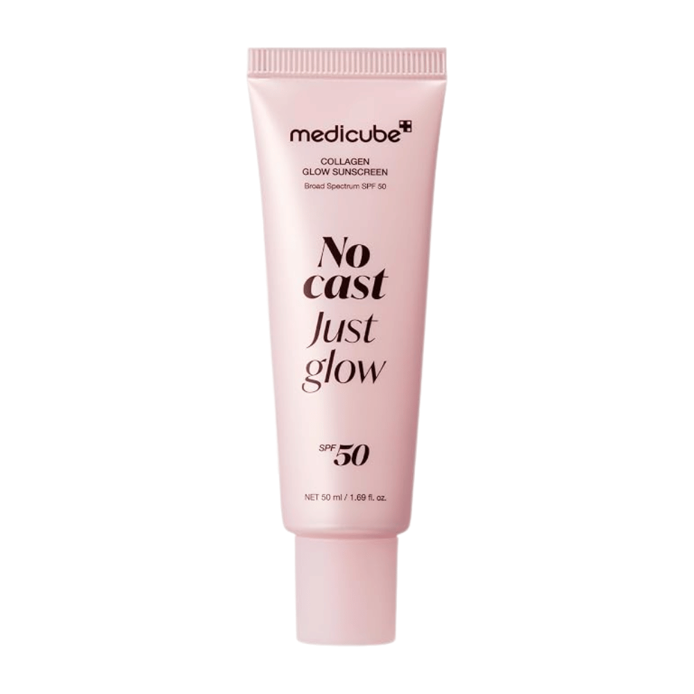 Medicube Collagen Glow Sunscreen SPF 50 50 ml, protector solar con colágeno en un tubo rosa claro con el texto No Cast Just Glow sobre un fondo blanco.
