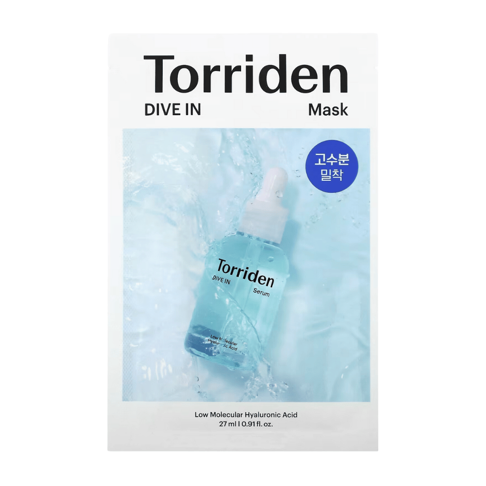 Embalaje de "Torriden Dive In Mask" con ácido hialurónico, fondo de agua.