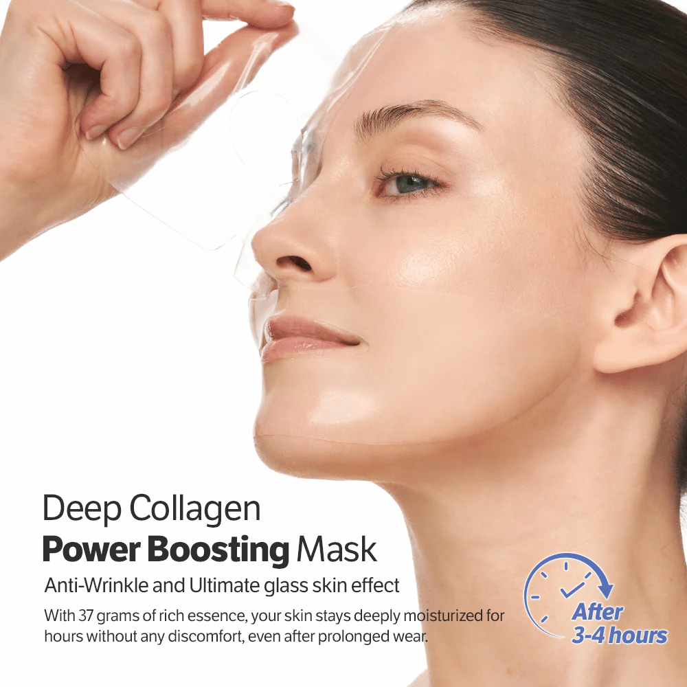 Mujer aplica Sungboon Editor Deep Collagen Power Boosting Mask, un Sheet mask anti-edad que proporciona hidratación y piel de aspecto vidrioso.
