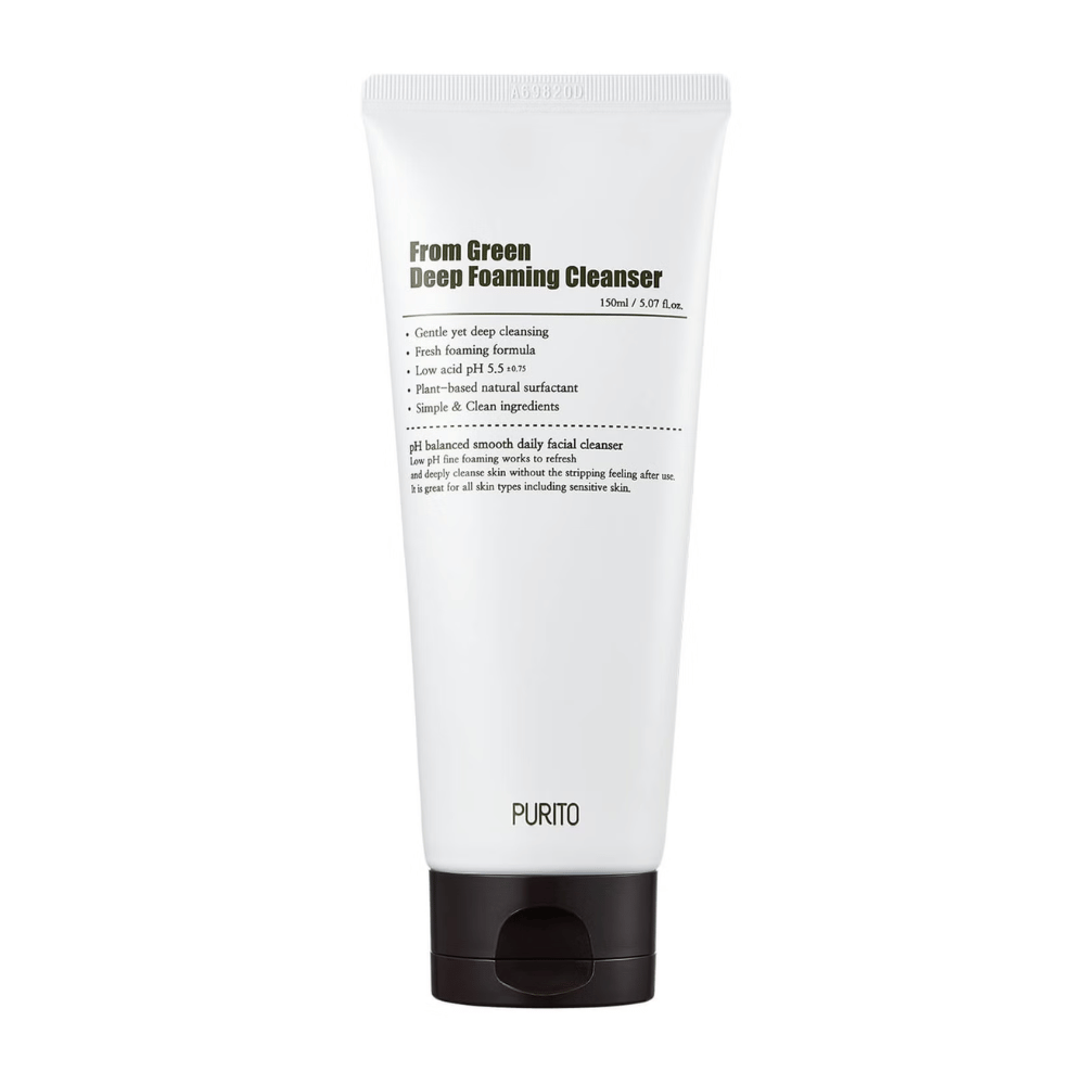 Purito From Green Deep Foaming Cleanser es un limpiador facial profundo con una fórmula suave basada en tensioactivos vegetales. Su bajo valor de pH de 5.5 ayuda a mantener el equilibrio natural de la piel, lo que lo hace ideal para todo tipo de piel, incluida la piel sensible.