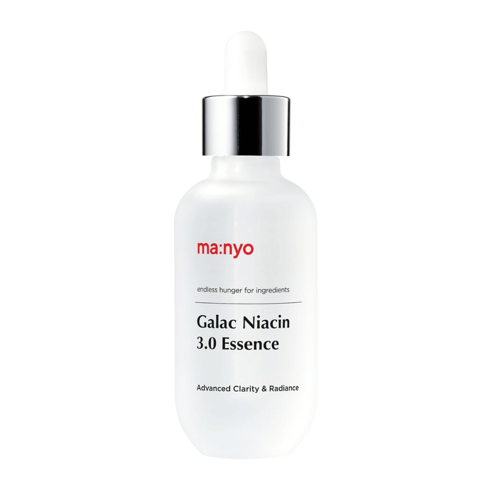 Primer plano de Ma:nyo Galac Niacin 3.0 Essence - fórmula avanzada que combina galactomyces y niacinamida para una piel más clara, uniforme y saludable.