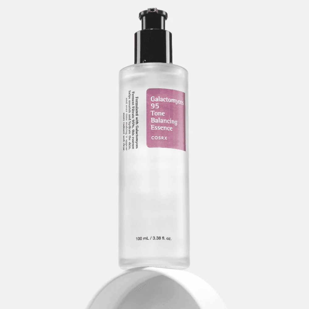 Botella con COSRX Galactomyces 95 Tone Balancing Essence de pie sobre un fondo blanco. La esencia hidrata y refuerza la barrera cutánea con un 95% de filtrado fermentado.