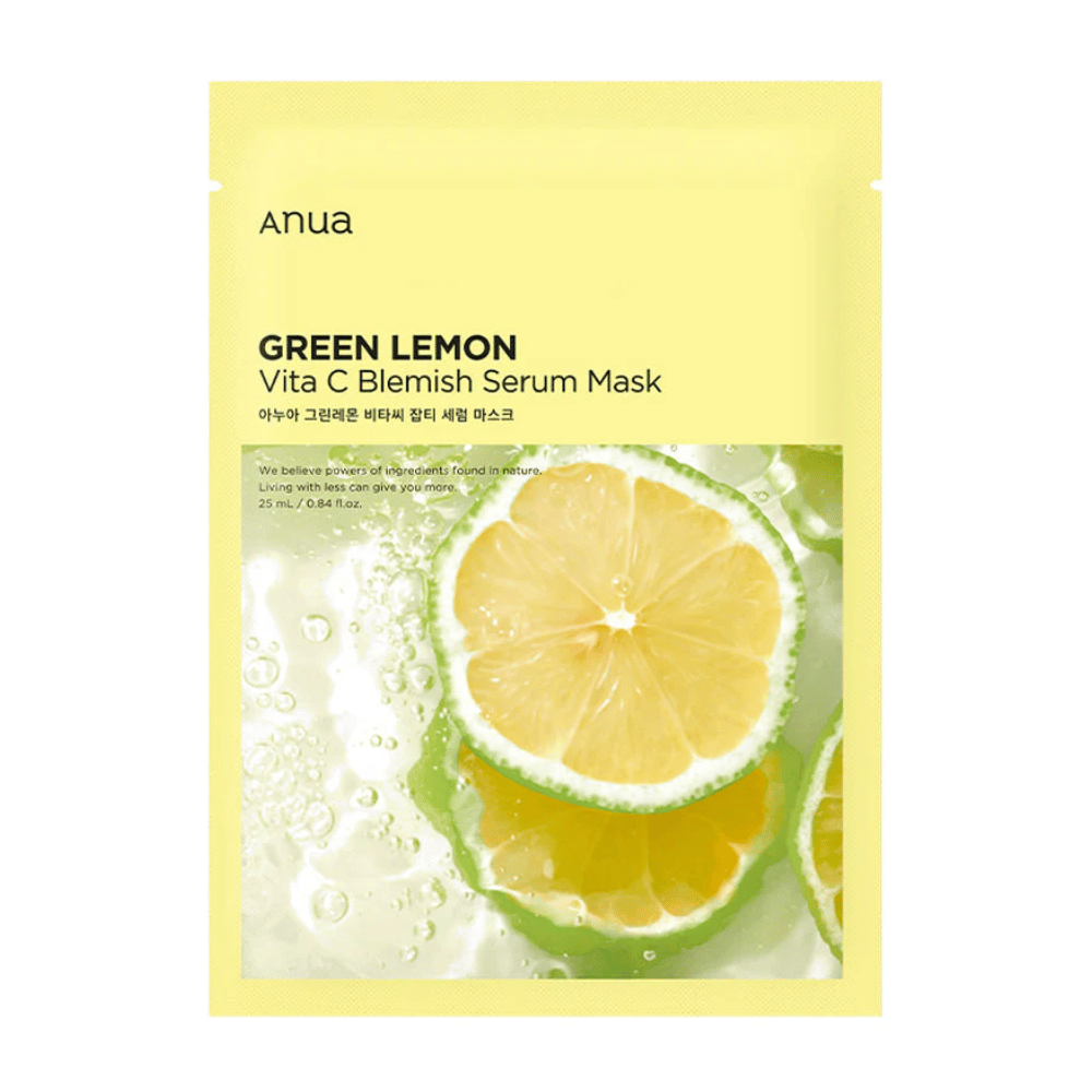 El empaque de Anua Green Lemon Vita C Blemish Serum Mask, destaca una imagen clara de una rodaja de limón con gotas de agua, sobre un fondo amarillo claro. El texto describe sus ingredientes naturales y propiedades para el cuidado de la piel.