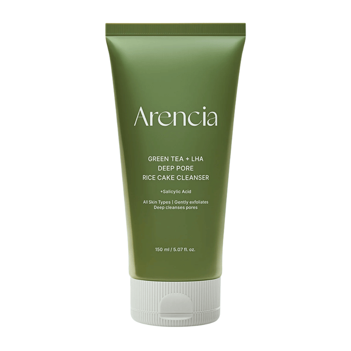Imagen de producto limpia de Arencia Green Tea + LHA Deep Pore Rice Cake Cleanser en diseño de tubo verde, con enfoque en un envase minimalista y moderno.