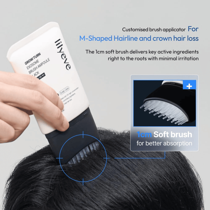 Una persona aplica LILYEVE Grow:Turn Exosome Brush Ampoule Prime directamente sobre el cuero cabelludo con el aplicador integrado de cepillo suave. La imagen muestra cómo la fórmula llega a las raíces del cabello para un cuidado específico ante la caída del cabello y el cabello más fino.