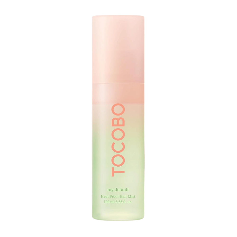 1. TOCOBO Heat Proof Hair Mist #02 My Default 100ml – bruma capilar protector térmico en frasco pulverizador verde y rosa sobre fondo blanco