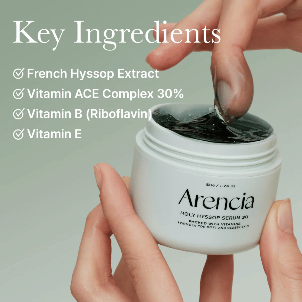 Primer plano de Arencia Holy Hyssop Serum 30 – nueva fórmula con hisopo francés, complejo de vitaminas ACE y vitaminas B & E para una piel radiante.