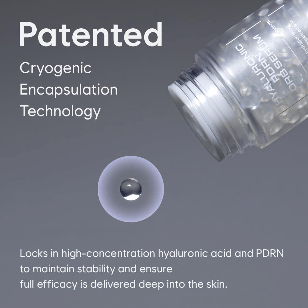 Ilustración de HAUA Hyaluronic PDRN Orb Serum y su tecnología patentada de encapsulación criogénica. Se muestra una esfera de sérum junto al envase para resaltar la tecnología detrás de la encapsulación de los ingredientes.