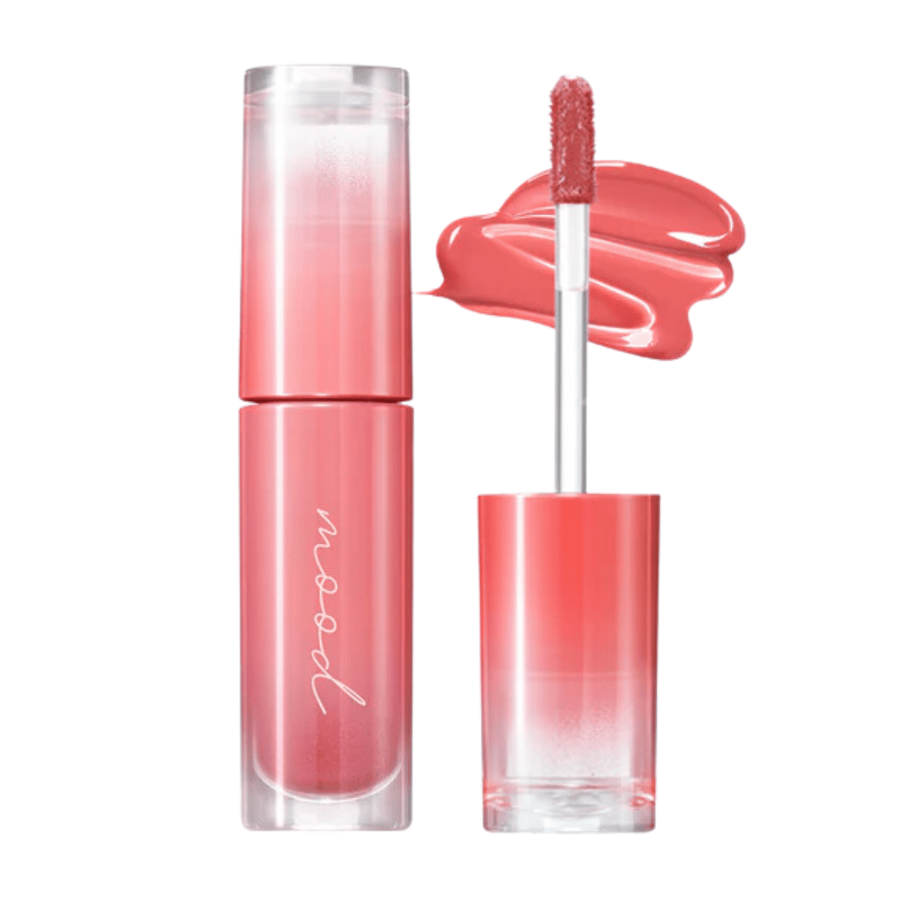 Ink Mood Glowy Tint es un brillo labial con una fórmula ligera y brillante que da un color y brillo natural a los labios. Perfecto para crear un look fresco y radiante. Disponible en varios tonos.