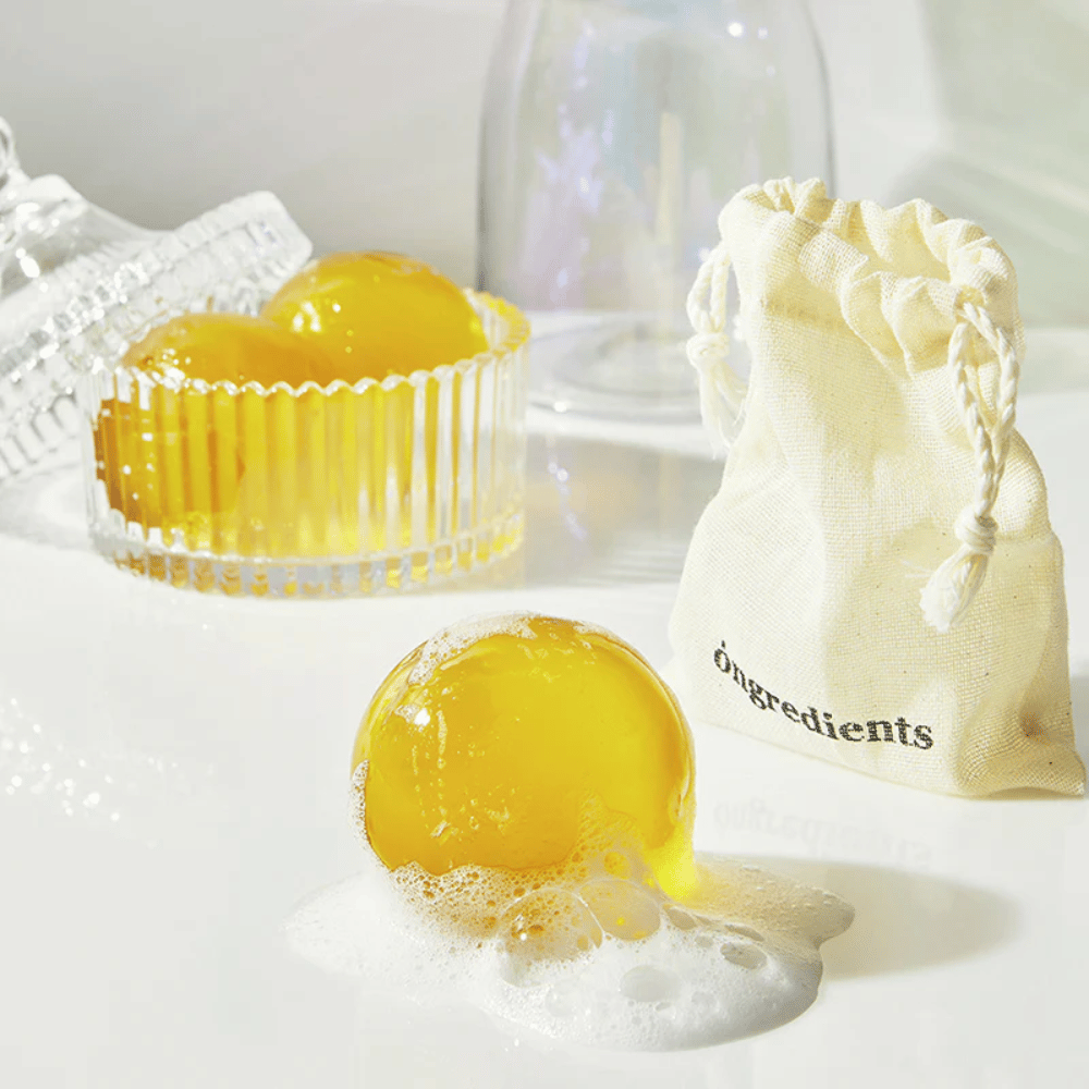 Jeju Cica Cleansing Ball de Ongredients – bola de limpieza espumosa en tarro de vidrio, se entrega con bolsa de tela para limpieza facial diaria.