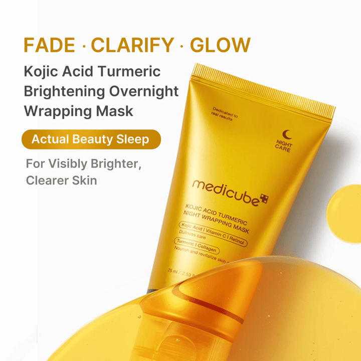 Medicube Kojic Acid Turmeric Night Wrapping Mask en tubo dorado para el cuidado nocturno de la piel que ayuda a lograr una piel más clara, uniforme y radiante.