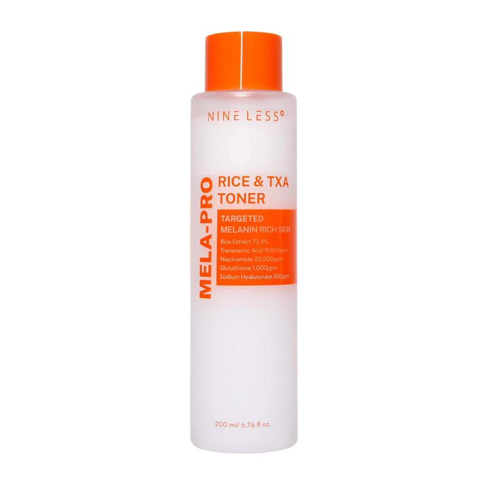 6. NINE LESS MELA-PRO Rice & TXA Toner 200 ml – botella tónica blanca con tapa naranja y etiqueta sobre fondo blanco
