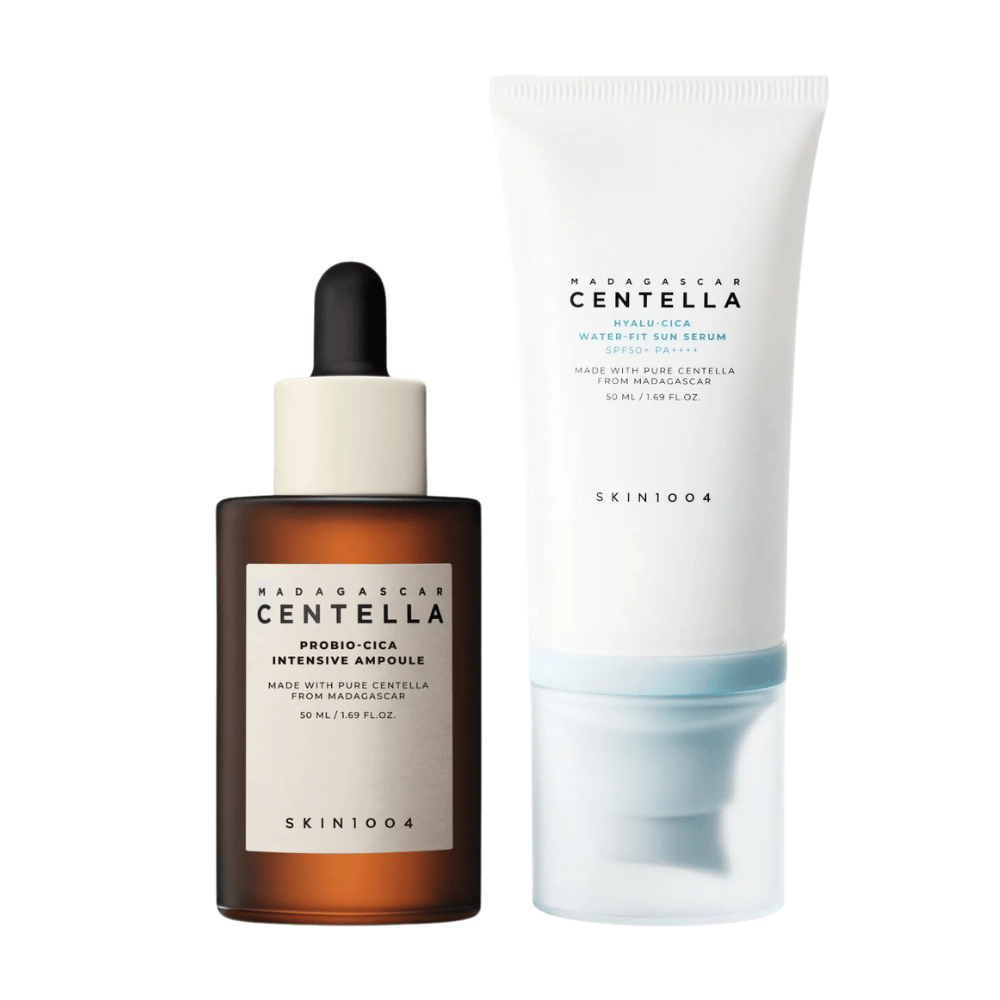 Se muestran dos productos para el cuidado de la piel de SKIN1004: una ampolla y un suero protector solar, ambos contienen centella de Madagascar.