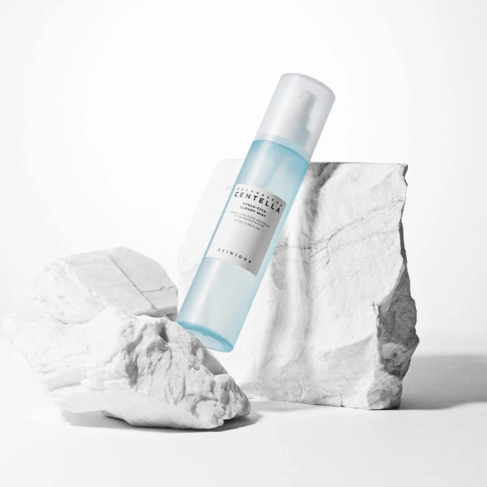 SKIN1004 Madagascar Centella Hyalu-Cica Cloudy Mist – bruma facial calmante e hidratante para piel sensible con centella de Madagascar
