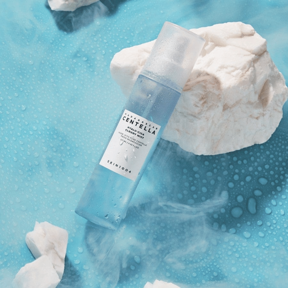 SKIN1004 Madagascar Centella Hyalu-Cica Cloudy Mist 120 ml – bruma facial hidratante con centella asiática y ácido hialurónico en ambiente húmedo