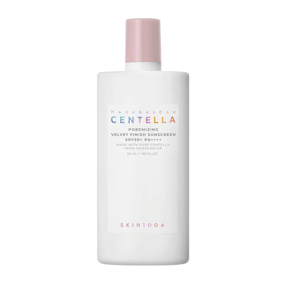 SKIN1004 Madagascar Centella Poremizing Velvet Finish Sunscreen SPF 50+ PA++++ – crema solar con Centella Asiatica de Madagascar que calma la piel, reduce el brillo y proporciona una alta protección UV de amplio espectro.