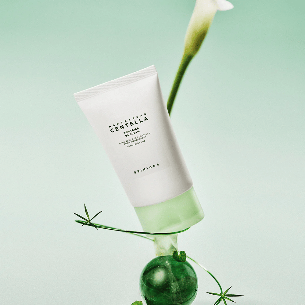 Crema facial para piel con problemas con complejo Tea-Trica que ayuda a reducir los granos y restaurar el equilibrio de la piel
