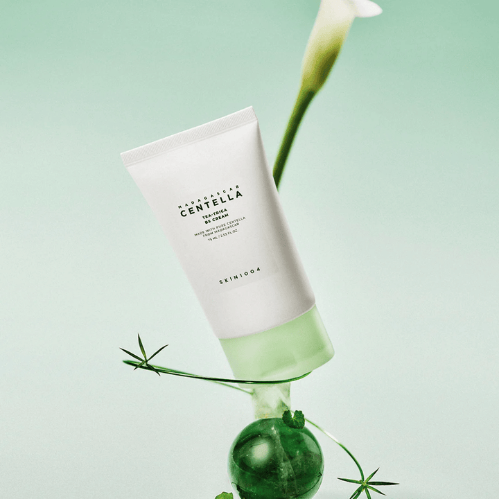 Crema facial para piel con problemas con complejo Tea-Trica que ayuda a reducir los granos y restaurar el equilibrio de la piel