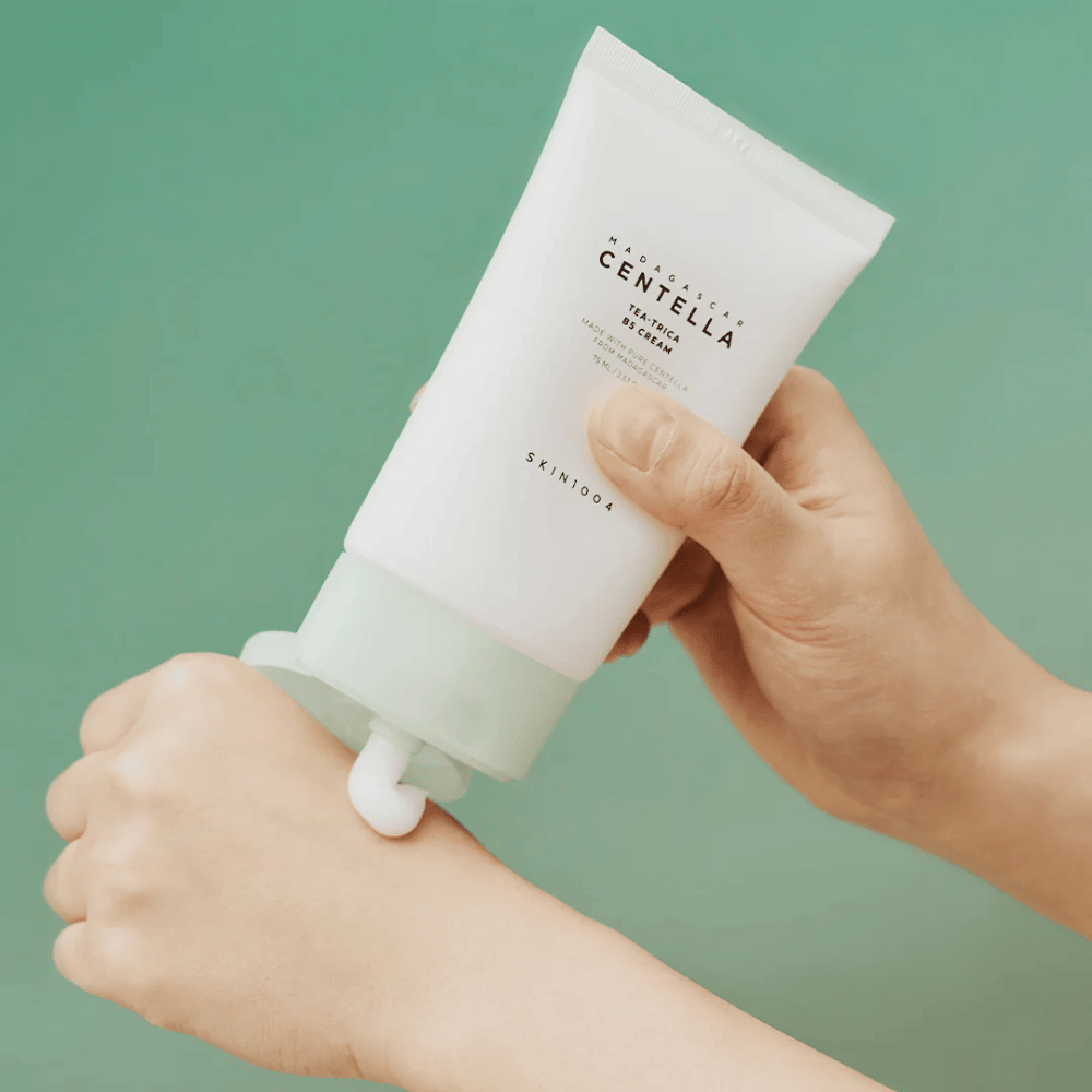 Crema facial hidratante de SKIN1004 con Tea-Trica y B5 que ayuda contra el acné, el enrojecimiento y la piel sensible