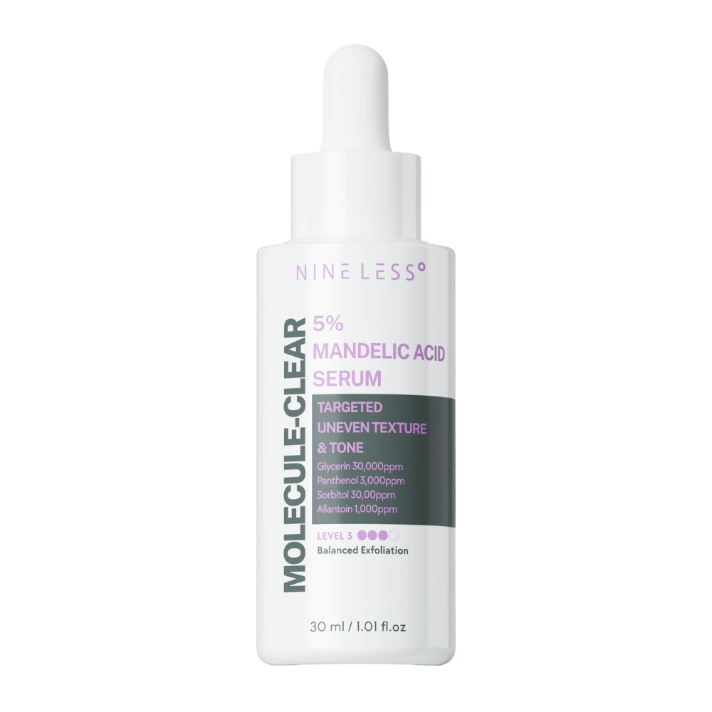 Nine Less Molecule-Clear 5% Mandelic Acid Serum en botella blanca con pipeta, formulada para piel sensible y exfoliación equilibrada de tono de piel desigual y textura.