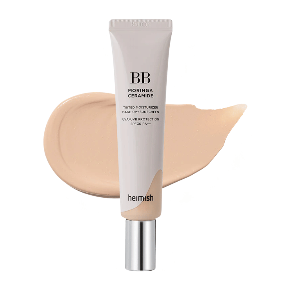 Imagen del producto de Heimish Moringa Ceramide BB Cream frente a una muestra de tono claro. La imagen se centra en un tono más claro y muestra el acabado suave y natural que la crema BB proporciona a la piel.