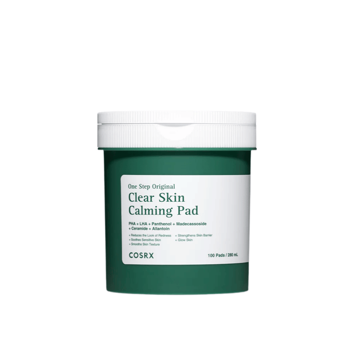 Imagen de producto recortada de COSRX One Step Original Clear Skin Calming Pad en envase verde sobre un fondo claro.