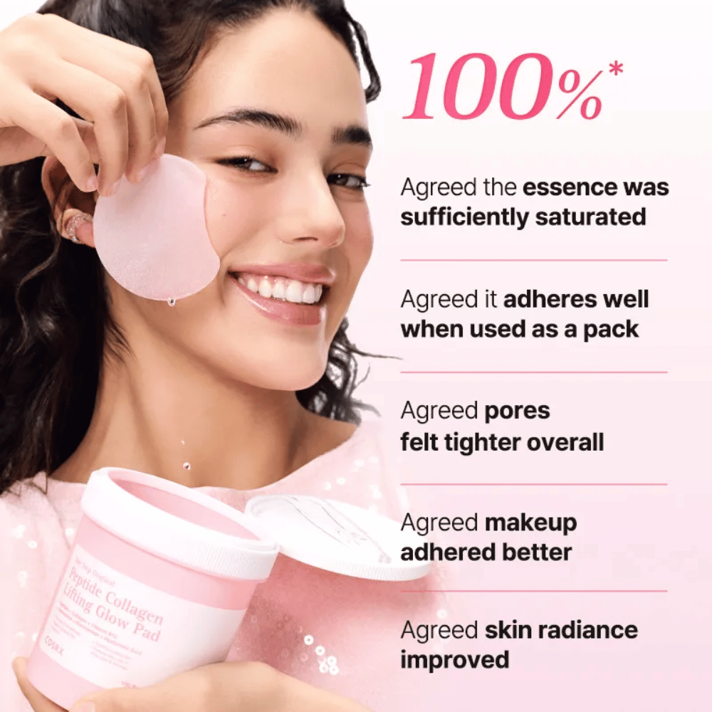 Modelo usa COSRX Peptide Collagen Lifting Glow Pad con enfoque en hidratación, luminosidad y mejora de la elasticidad de la piel.
