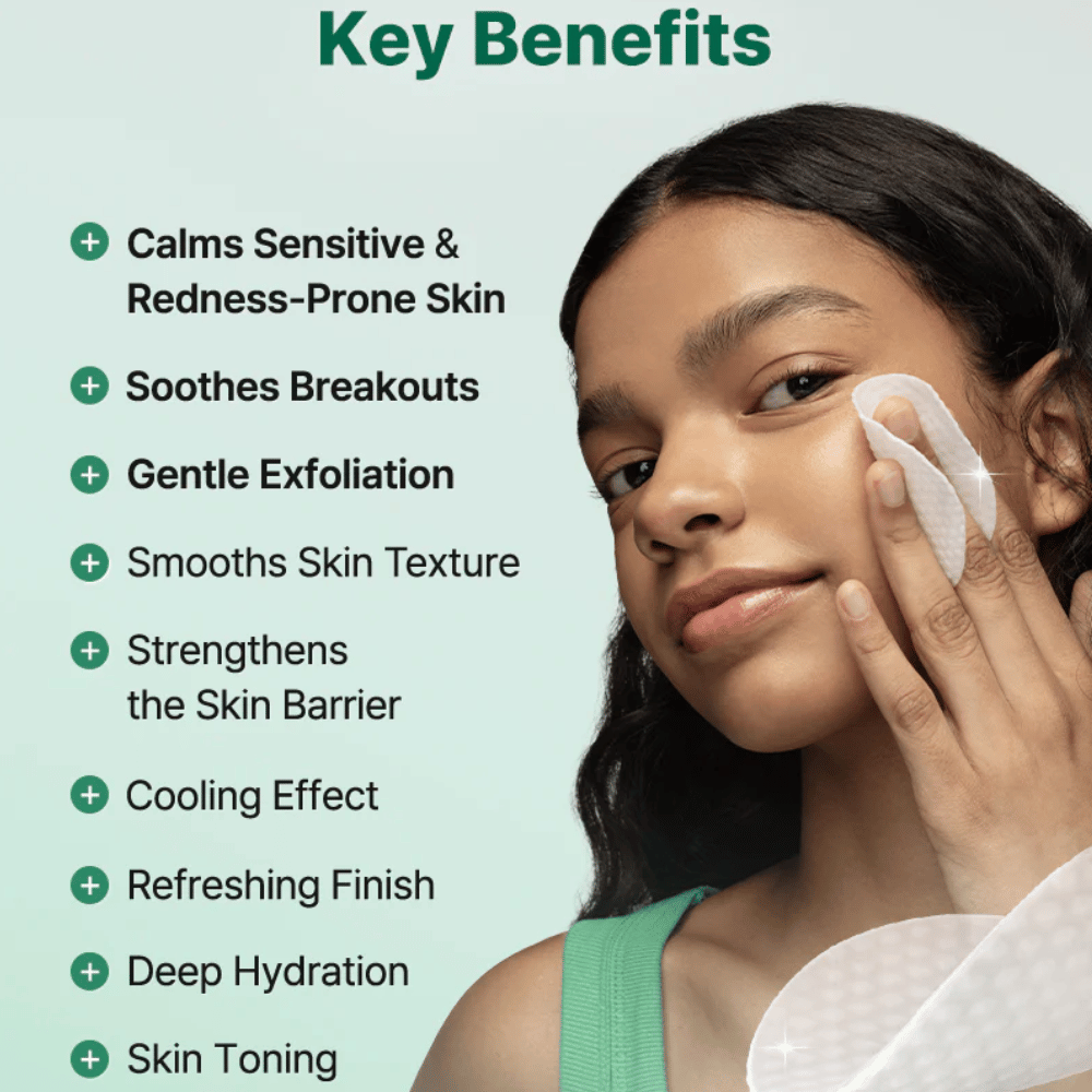 Una modelo aplica COSRX One Step Original Clear Skin Calming Pad con enfoque en el efecto calmante, la exfoliación y la hidratación para piel sensible.