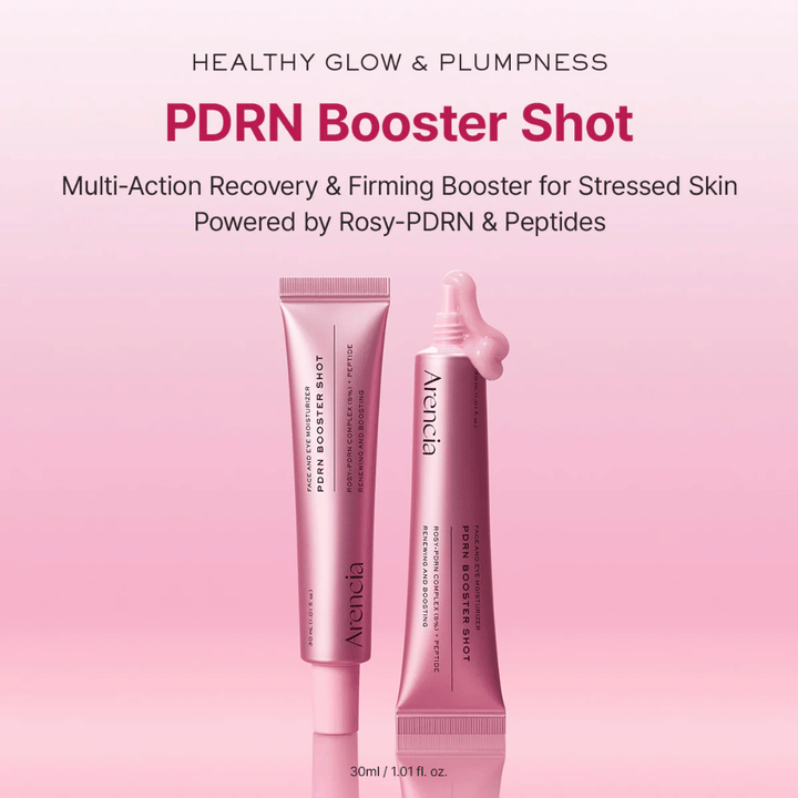 Imagen del producto de Arencia PDRN Booster Shot en diseño de tubo rosa junto con el aplicador abierto. El enfoque está en el glow, una piel más rellena y el cuidado de la piel reparador con PDRN y péptidos.