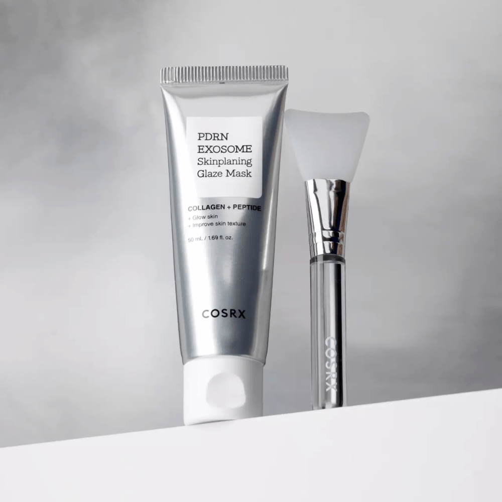 COSRX PDRN EXOSOME Skinplaning Glaze Mask con brocha para una aplicación fácil y resultados que aportan luminosidad y una piel suave.
