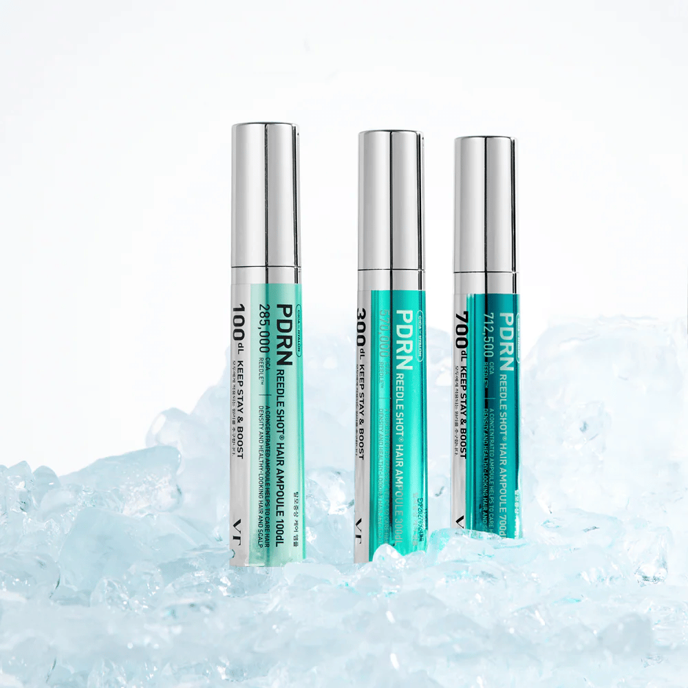 Varias variantes de PDRN Reedle Shot Hair Ampoule colocadas sobre hielo, simbolizando efecto refrescante y cuidado intensivo para un cuero cabelludo equilibrado y saludable.