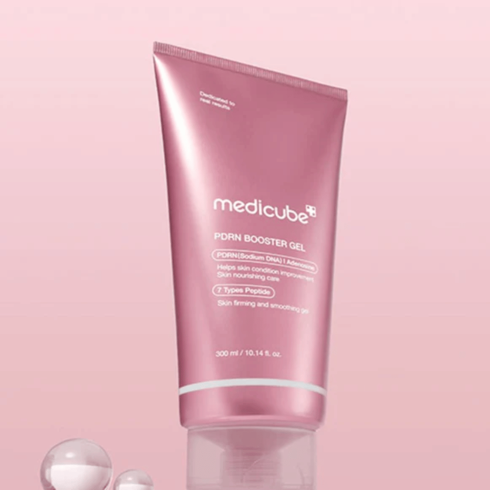 Con Medicube PDRN Booster Gel, tu piel recibe un cuidado intensivo con siete tipos de péptidos y PDRN (Sodium DNA). El gel mejora el estado de la piel, proporciona nutrición y promueve la firmeza para una piel más uniforme y flexible. Perfecto para una rutina de cuidado de la piel lujosa.