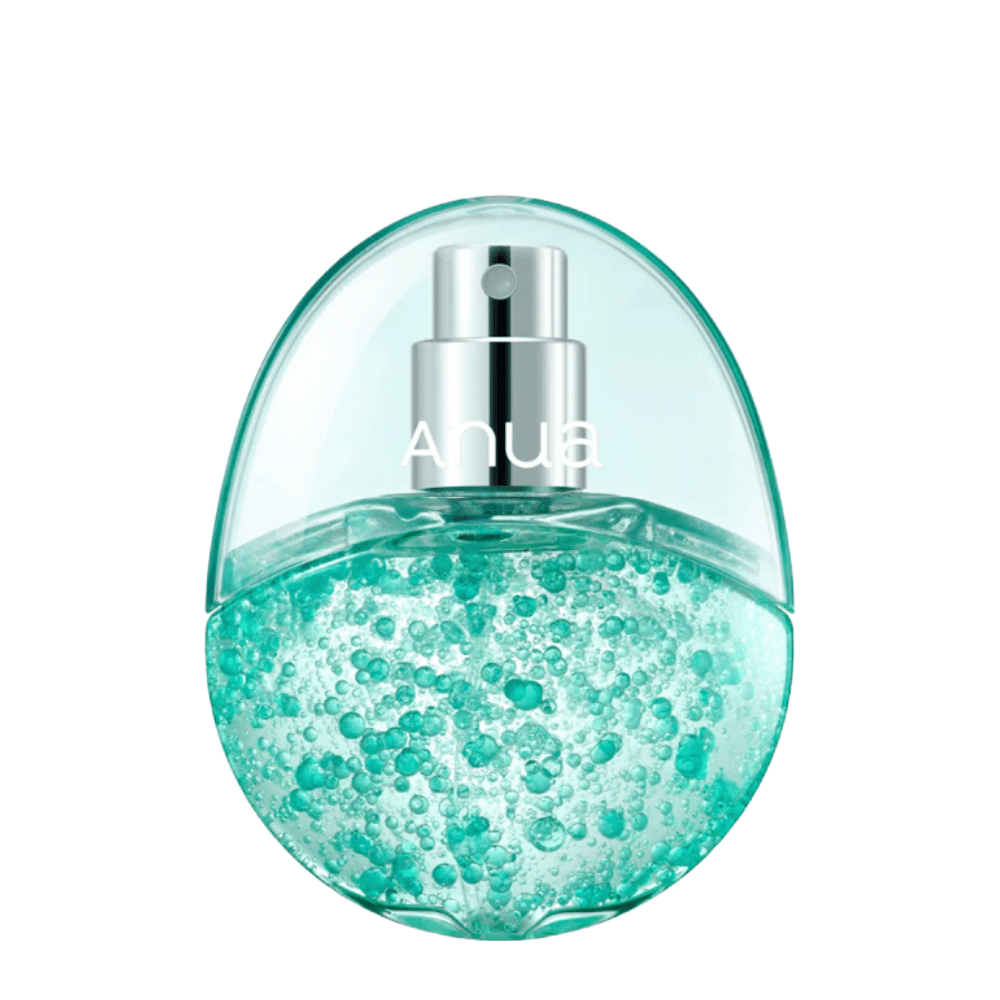 Imagen de producto recortada de Anua PDRN Hyaluronic Acid Hydrating Capsule Mist sobre un fondo claro. La botella con forma de huevo tiene una parte superior transparente y una parte inferior llena de cápsulas hidratantes turquesas que resaltan la formulación única del producto y su sensación premium.